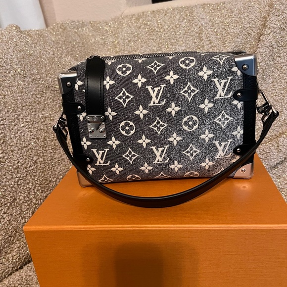 Louis Vuitton Side Trunk - Picture 2 of 11